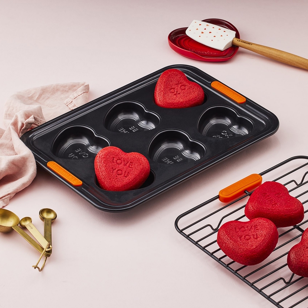 Le Creuset - Conversation Heart Tray