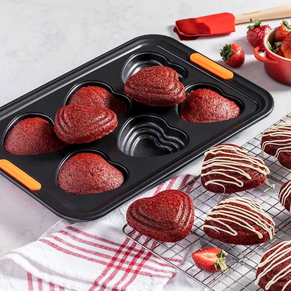 Le Creuset - Tiered Heart Tray